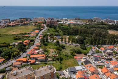 2 bedroom flat with balcony and garage, in Lavadores, Property for sale in DL35061