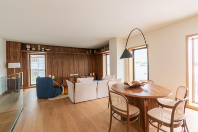 1 bedroom flat with garage, balcony and storage, in downtown Porto, Property for sale in DL35343