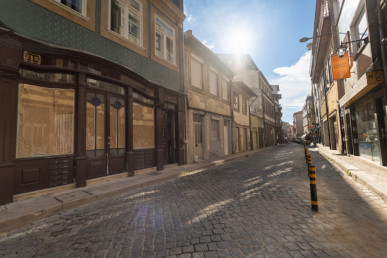 Mártires da Liberdade Porto, Property for sale in DL25585