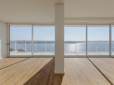 Colina do Outeiro, Property for sale in DL29625