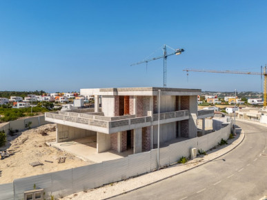 Plot with house construction started near Óbidos Lagoon, golf and beach, Property for sale in BL1314