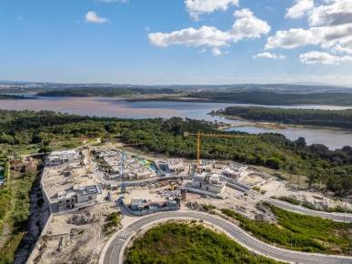 Plots with approved projects near Óbidos Lagoon, golf and the beach, Property for sale in Óbidos, Leiria, BL1318