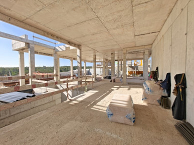 Plot with house construction started near the golf courses and beaches, Property for sale in Óbidos, Leiria, BL1315