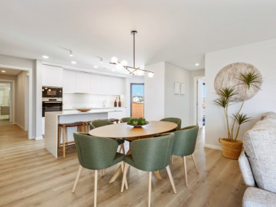 3 bedroom flat just steps from the sea, Property for sale in BL1298