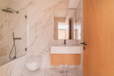 New 1 bedroom flat, with balcony, in Rua de Camões, Property for sale in DL33642