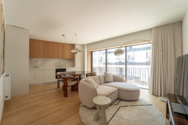 New 1 bedroom flat, with balcony, in Rua de Camões, Property for sale in DL33642