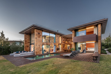 4 bedroom villa, near the beach, inserted in Troia Resort, Property for sale in DL33661