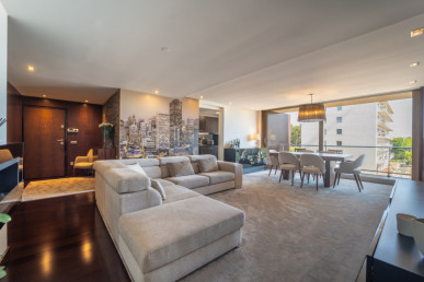 3 bedroom flat with 3 suites and closed box for 2 cars, in Canidelo, Property for sale in DL34238