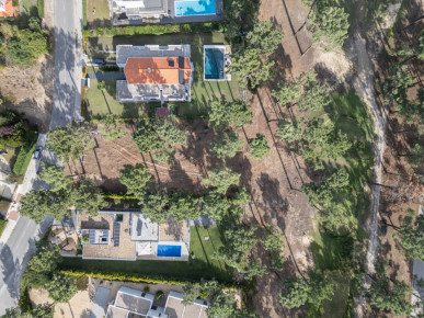 Land with 1,400m2, with Golf view, in Herdade da Aroeira, Property for sale in DL35115