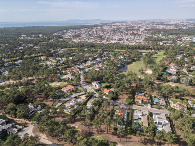 Land with 1,400m2, with Golf view, in Herdade da Aroeira, Property for sale in DL35115