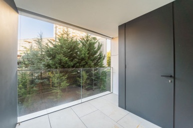 3 bedroom flat with river and sea views, in Foz do Douro, Property for sale in DL34803