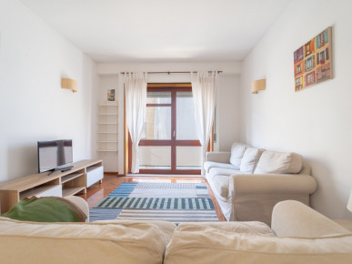 Apartamento T2 com varanda, na Baixa do Porto, Rua do Rosário, Property for sale in DL35461