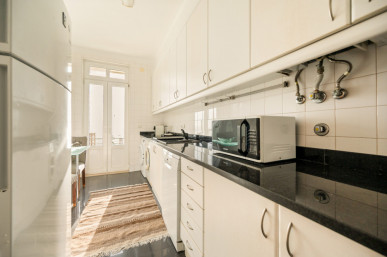 3 bedroom duplex flat, with 2 parking spaces, Monte Estoril, Property for sale in DL35793