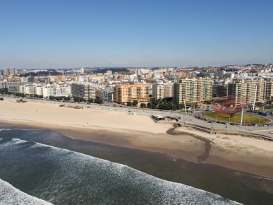 Studio with balcony on Av. Serpa Pinto, in Matosinhos, Property for sale in DL35805