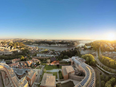 2 bedroom flat with balcony and 2 parking spaces, Property for sale in DL36002