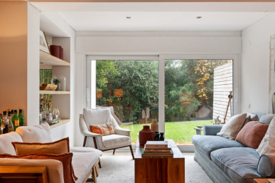 4 bedroom duplex flat in private condominium, central Cascais, Property for sale in DL35767