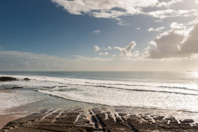 5 bedroom villa with garden, swimming pool and parking in Estoril, Property for sale in DL35008