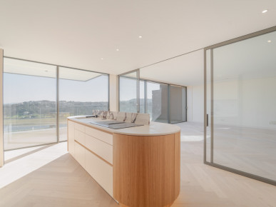 3+1 bedroom duplex flat, with panoramic views over the Douro River, Property for sale in DL36154