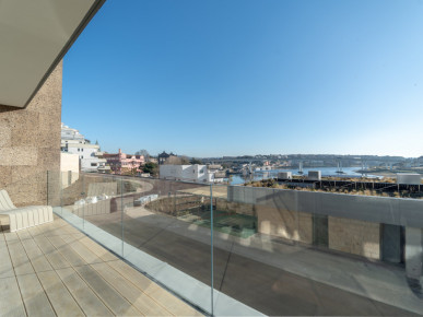 3 bedroom villa with garden and panoramic views over the Douro River, Property for sale in DL35977