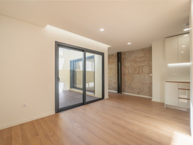 1+1 bedroom flat with garden in downtown Porto, Property for sale in DL36301