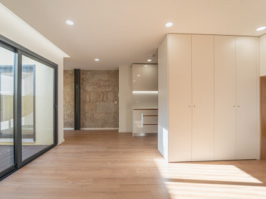 1+1 bedroom flat with garden in downtown Porto, Property for sale in DL36301