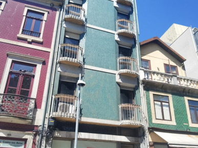 1 bedroom duplex flat, with balcony, in Rua do Almada. Port, Property for sale in DL36121