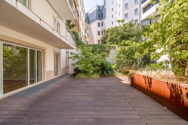 1 bedroom Property in Lisbon, Property for sale in JL-81845