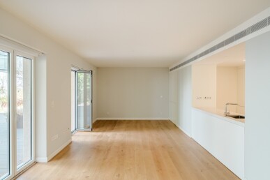 1 bedroom Property in Lisbon, Property for sale in JL-81845