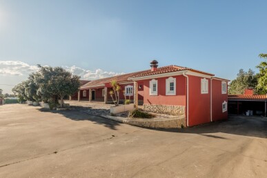 2 bedroom Property in Torres Vedras, Property for sale in JL-85248