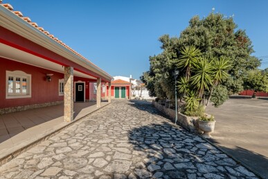 2 bedroom Property in Torres Vedras, Property for sale in JL-85248