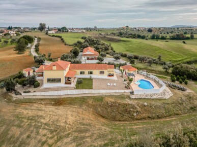 4 bedroom Property in Santarém, Property for sale in JL-85390