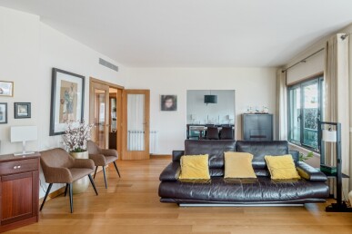 5 bedroom Property in Lisbon, Property for sale in JL-85549