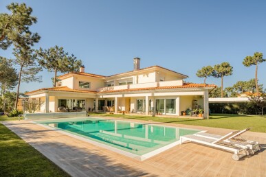 4 bedroom Property in Almada, Property for sale in JL-85728