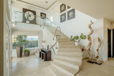 4 bedroom Property in Almada, Property for sale in JL-85728