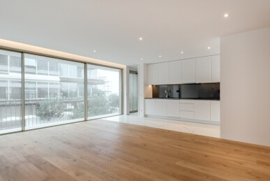 2 bedroom Property in Vila Nova de Gaia, Property for sale in JL-86743