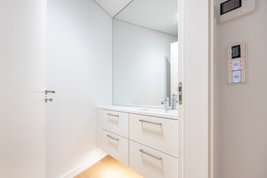 1 bedroom Property in Lisbon, Property for sale in JL-86816