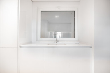 1 bedroom Property in Lisbon, Property for sale in JL-86816