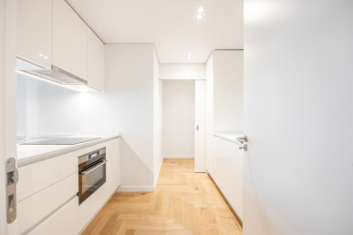 1 bedroom Property in Lisbon, Property for sale in JL-86816