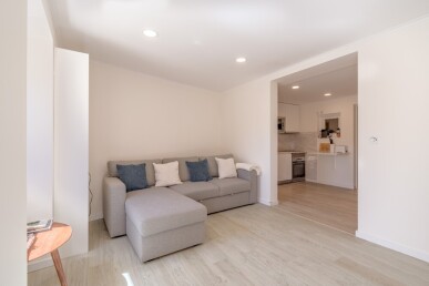 1 bedroom Property in Lisbon, Property for sale in JL-89502