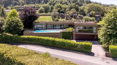 5 bedroom Property in Guimarães, Property for sale in JL-89773