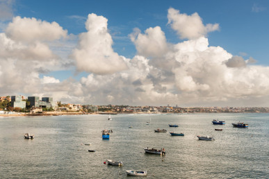 4 bedroom villa with garden, swimming pool and parking in Estoril, Property for sale in DL34395