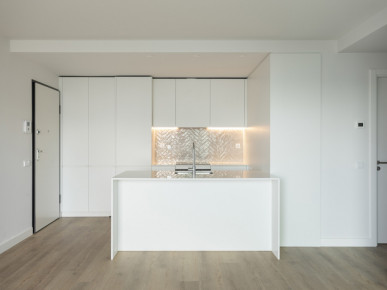 New 2 bedroom flat, with balcony and parking, in Miraflores, Property for sale in DL34110