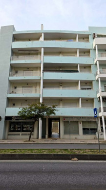 Cozy T1 Apartment Steps from Armação de Pêra Beach – Pool & Parking Included, Property for sale in Armação de Pêra, Silves, PP176165