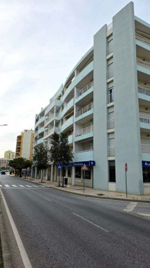 Cozy T1 Apartment Steps from Armação de Pêra Beach – Pool & Parking Included, Property for sale in Armação de Pêra, Silves, PP176165