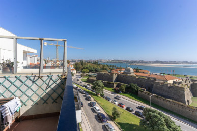 Flat T2 Sell in Aldoar, Foz do Douro e Nevogilde,Porto, Property for sale in RS-R21235