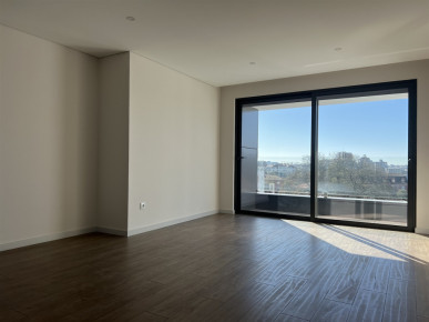 Flat T3 Sell in Cedofeita, Santo Ildefonso, Sé, Miragaia, São Nicolau e Vitória,Porto, Property for sale in RS-R21280