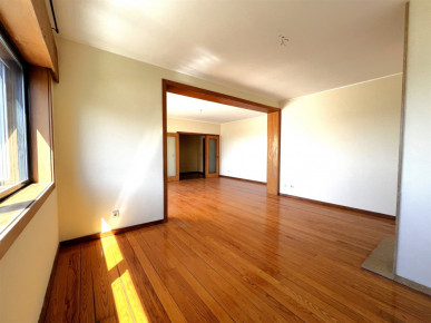 Flat T4 Sell in Aldoar, Foz do Douro e Nevogilde,Porto, Property for sale in RS-R21478