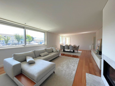 Flat T2+1 Sell in Matosinhos e Leça da Palmeira,Matosinhos, Property for sale in RS-R21499