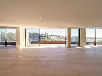 Flat T3 Sell in Lordelo do Ouro e Massarelos,Porto, Property for sale in RS-R21587