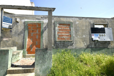 Real estate land T4 Sell in Lordelo do Ouro e Massarelos,Porto, Property for sale in Lordelo do Ouro e Massarelos, Porto, RS-R21699